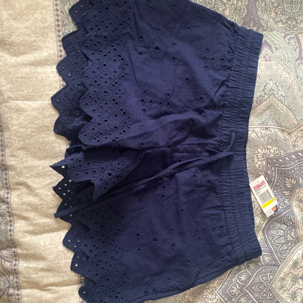 Vineyard Vines NEW Blue eyelet embroidered pull on shorts Medium preppy coastal
